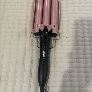Pink Triple Barrel Hair Waver